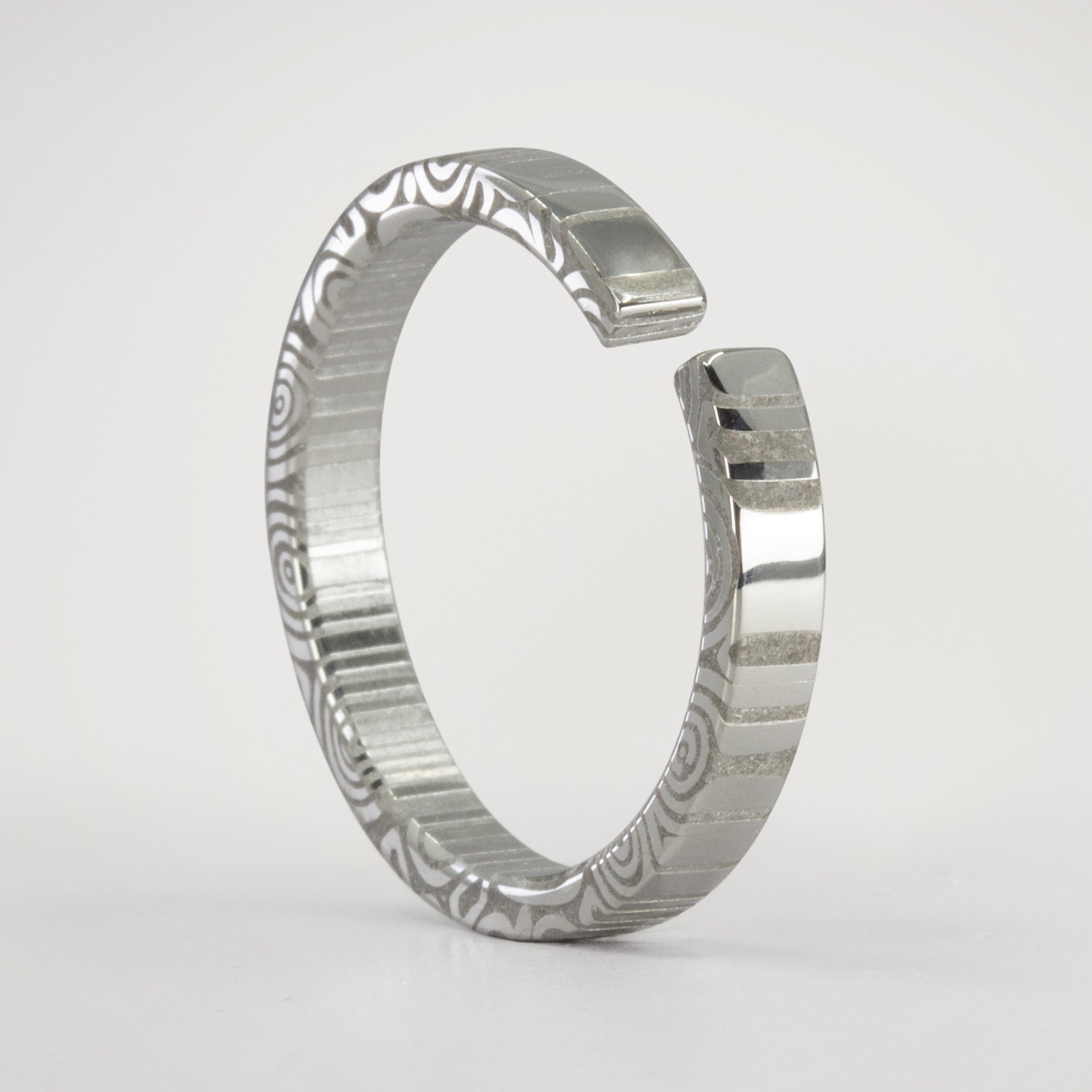 Anillo enlace de acero damasco cinta