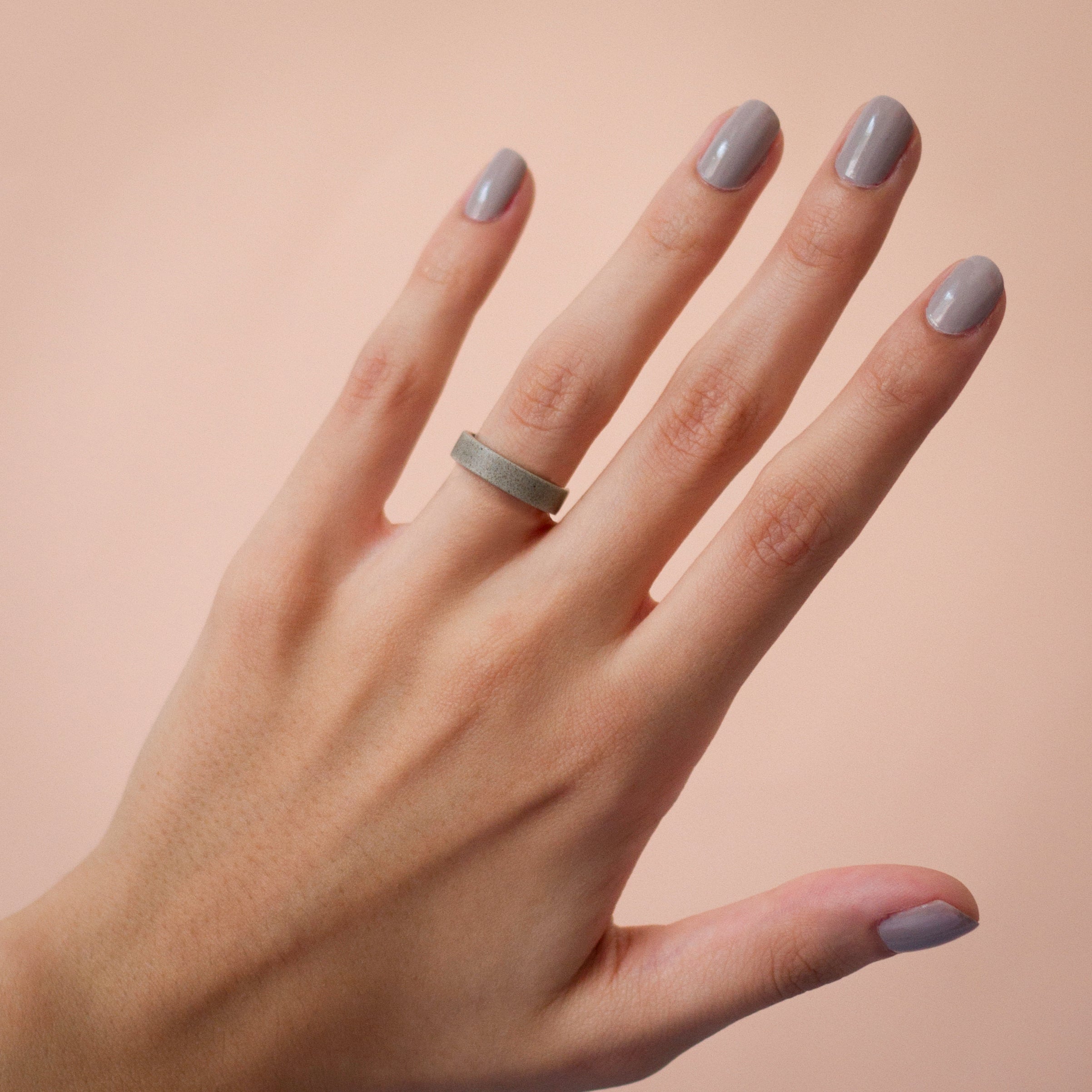 Anillo de concreto gris y carbon - 📣 SALE