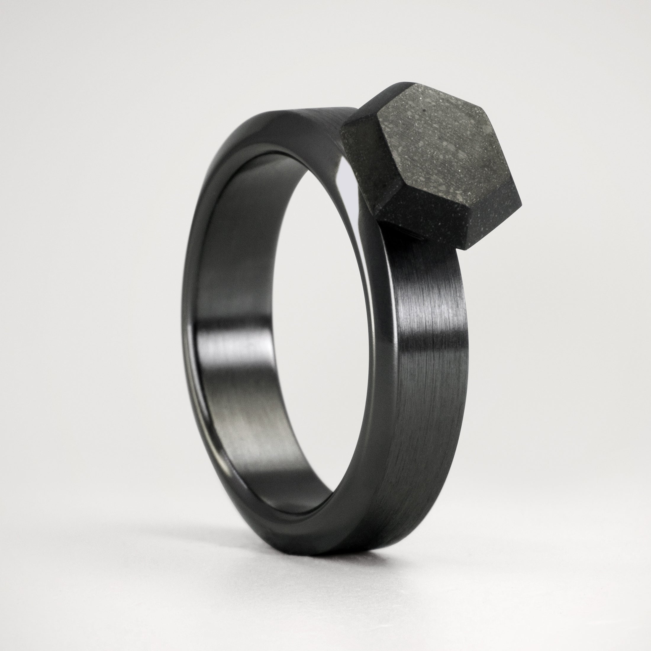 Set alianzas zirconio martillado con cepillado y diamante de grafito