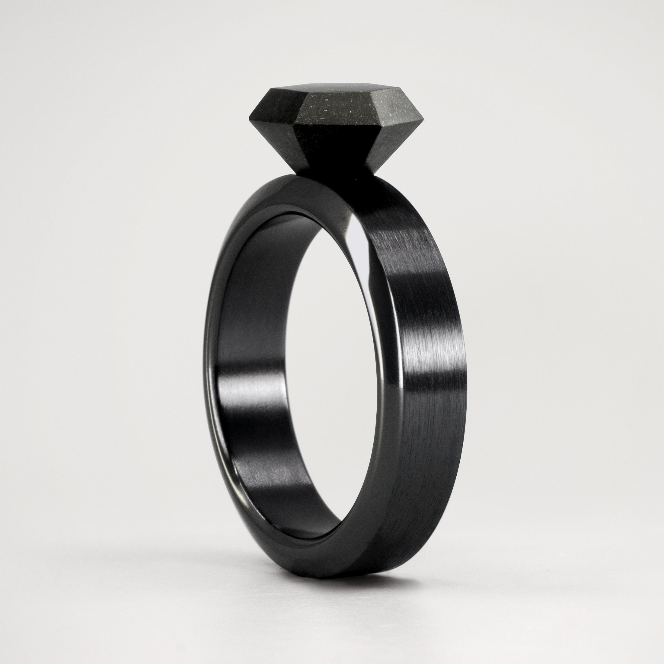 Set alianzas zirconio martillado con cepillado y diamante de grafito