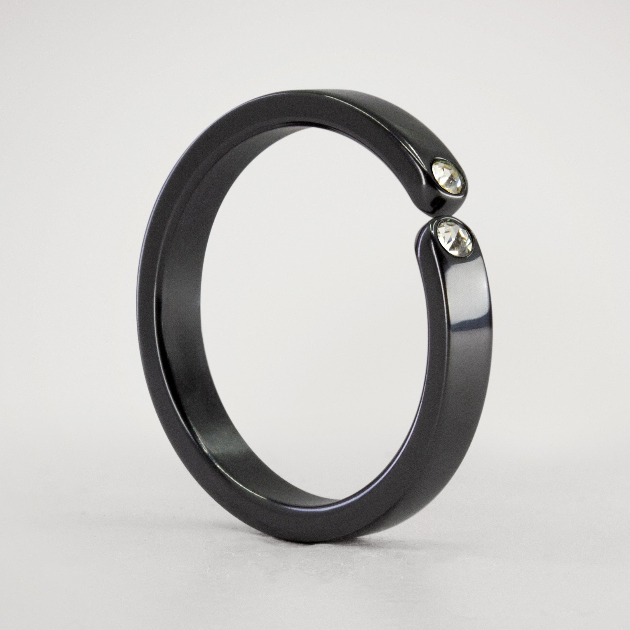 Anillo enlace zirconio cinta con 2 cristales blancos