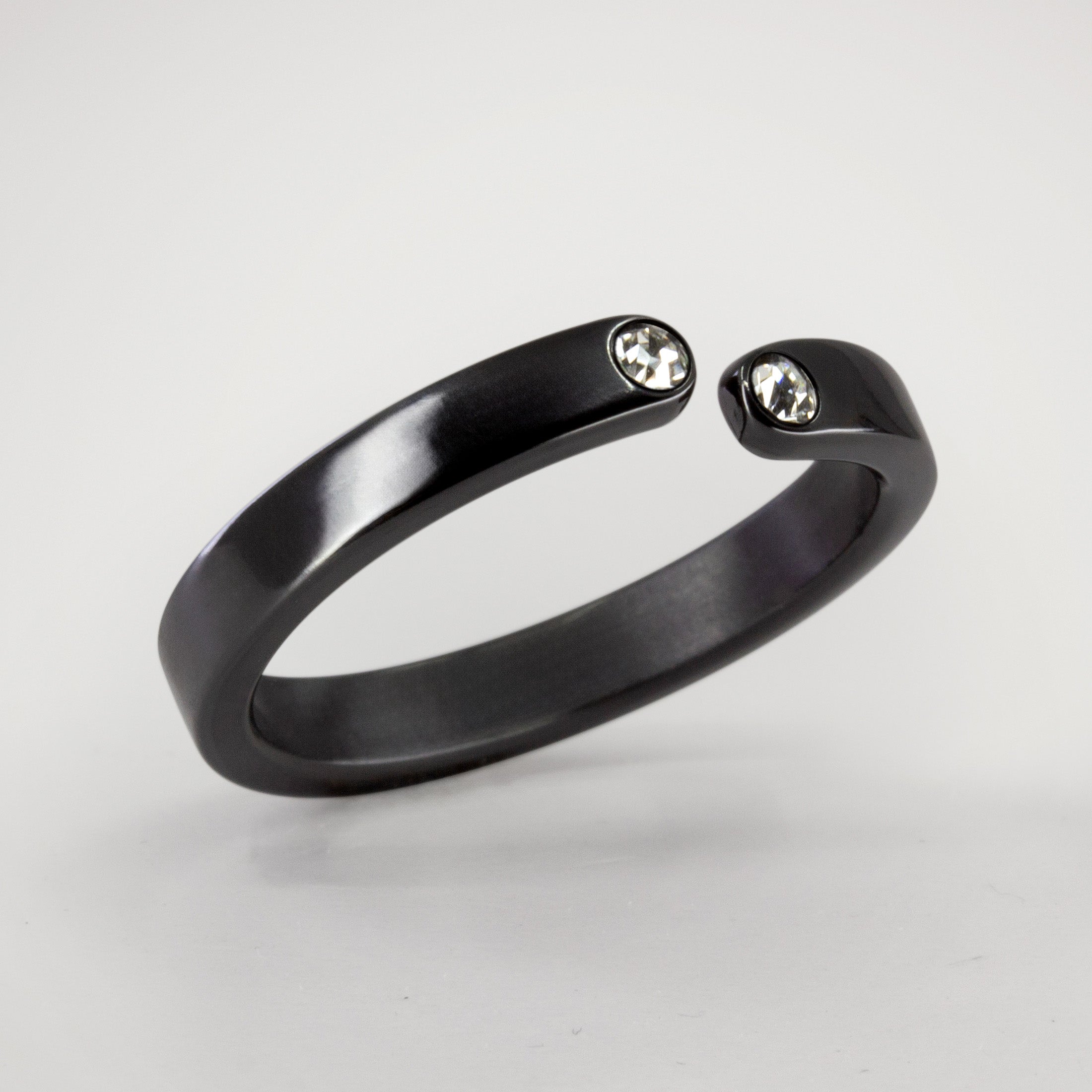 Anillo enlace zirconio cinta con 2 cristales blancos