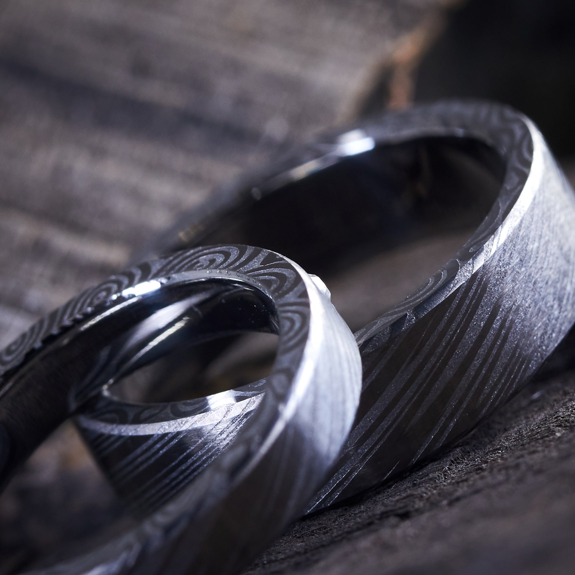 Anillo acero damasco HK pulido cinta