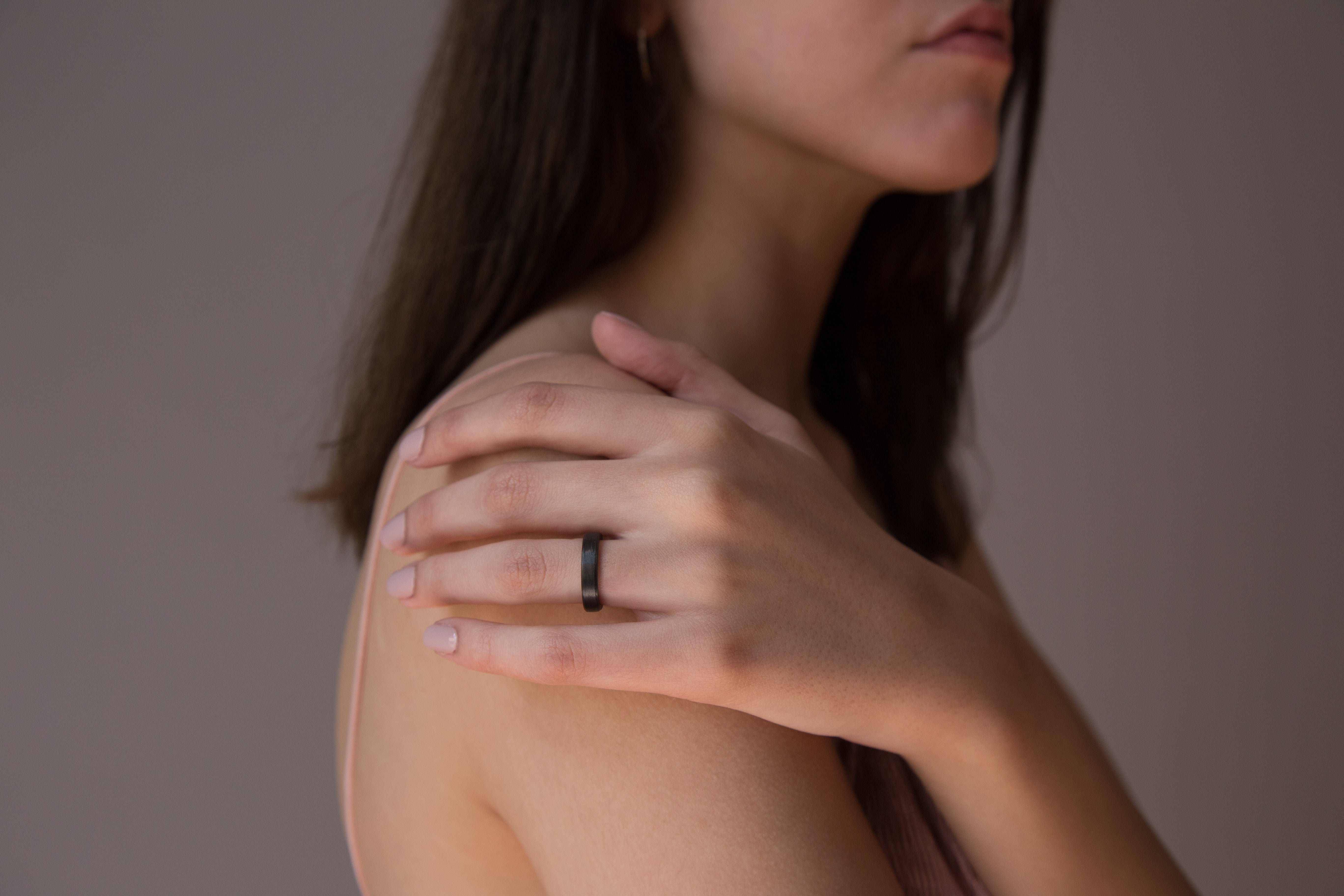 Anillo fibra de carbono cinta mate