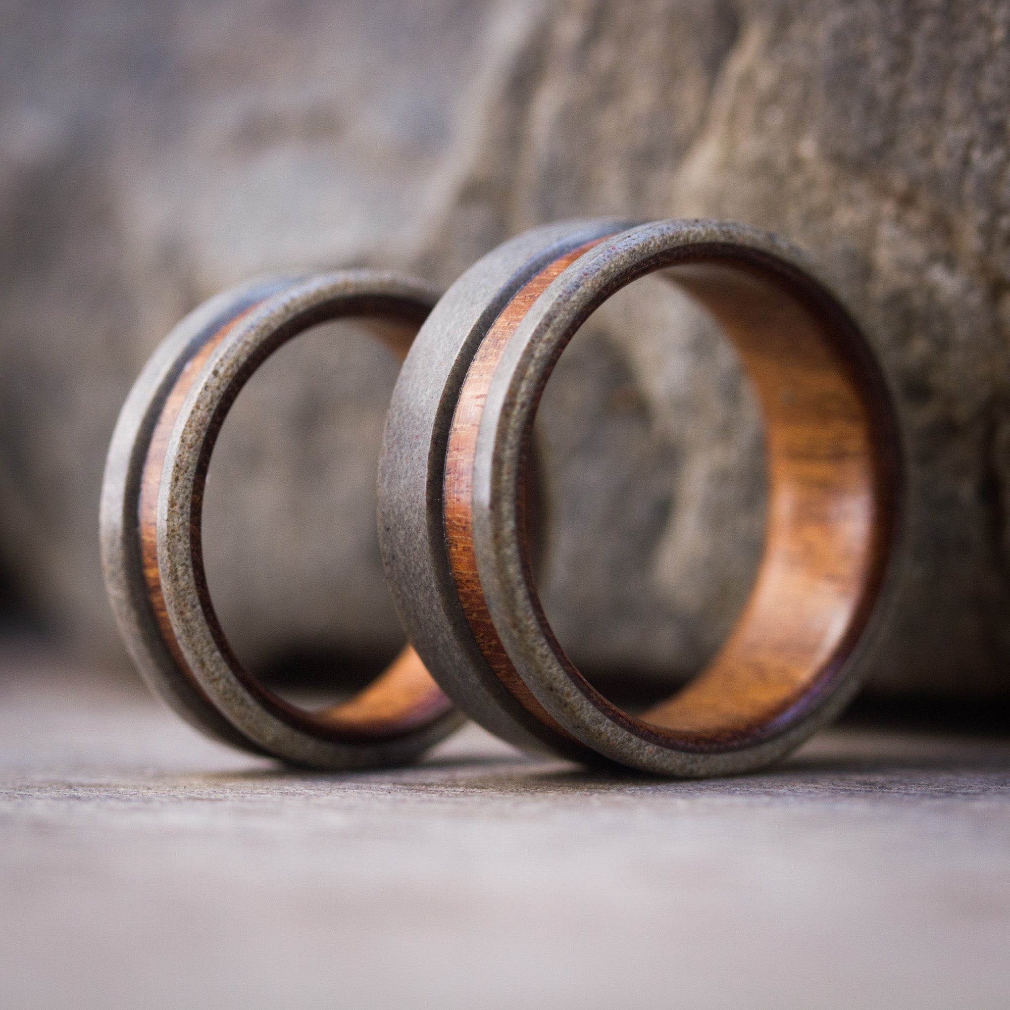 Set alianzas bajorrelieve concreto y madera