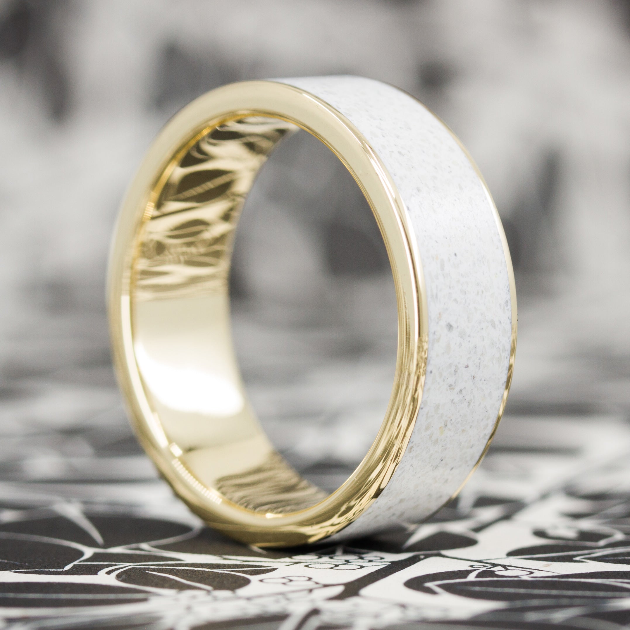 Anillo carrara y oro