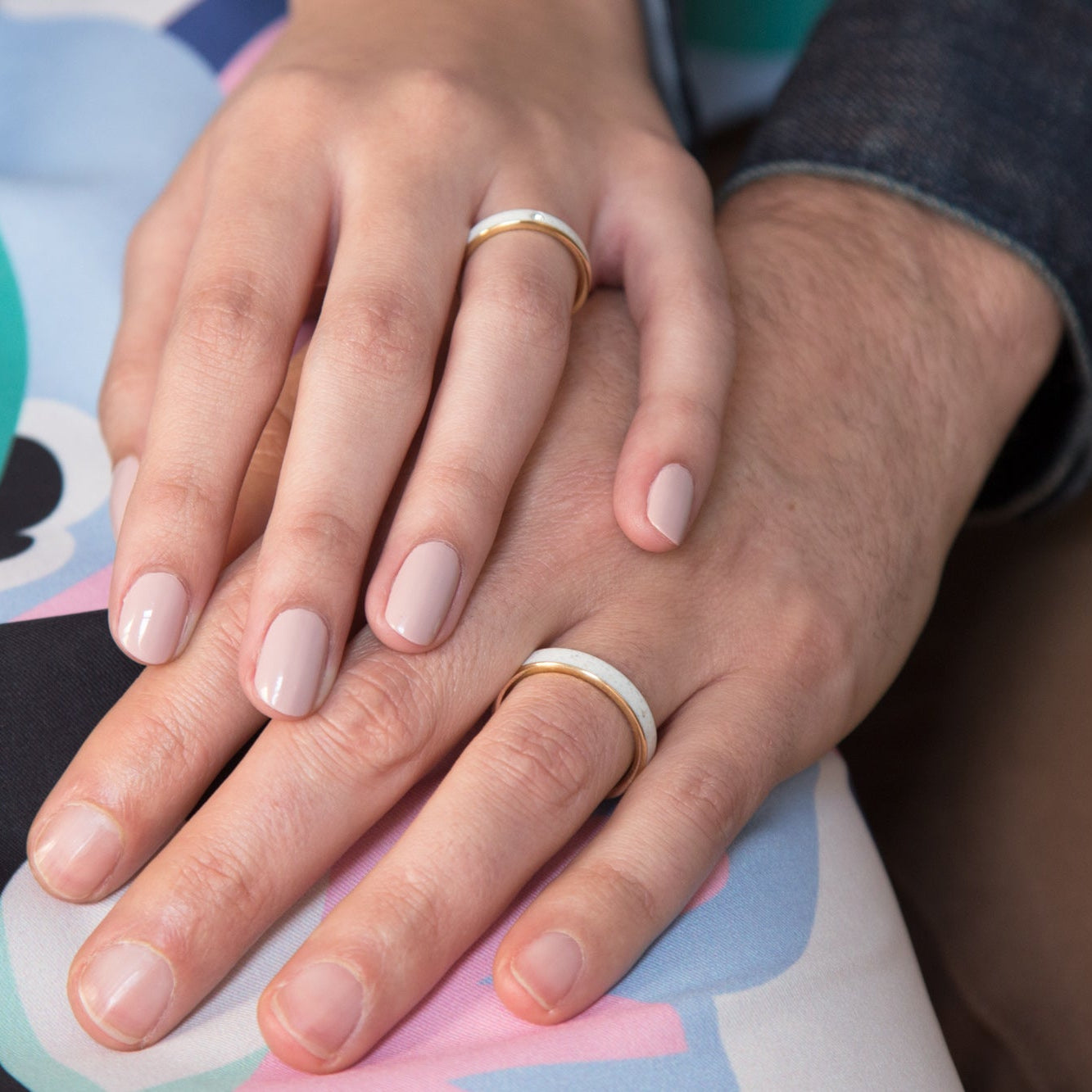 Anillo carrara y oro