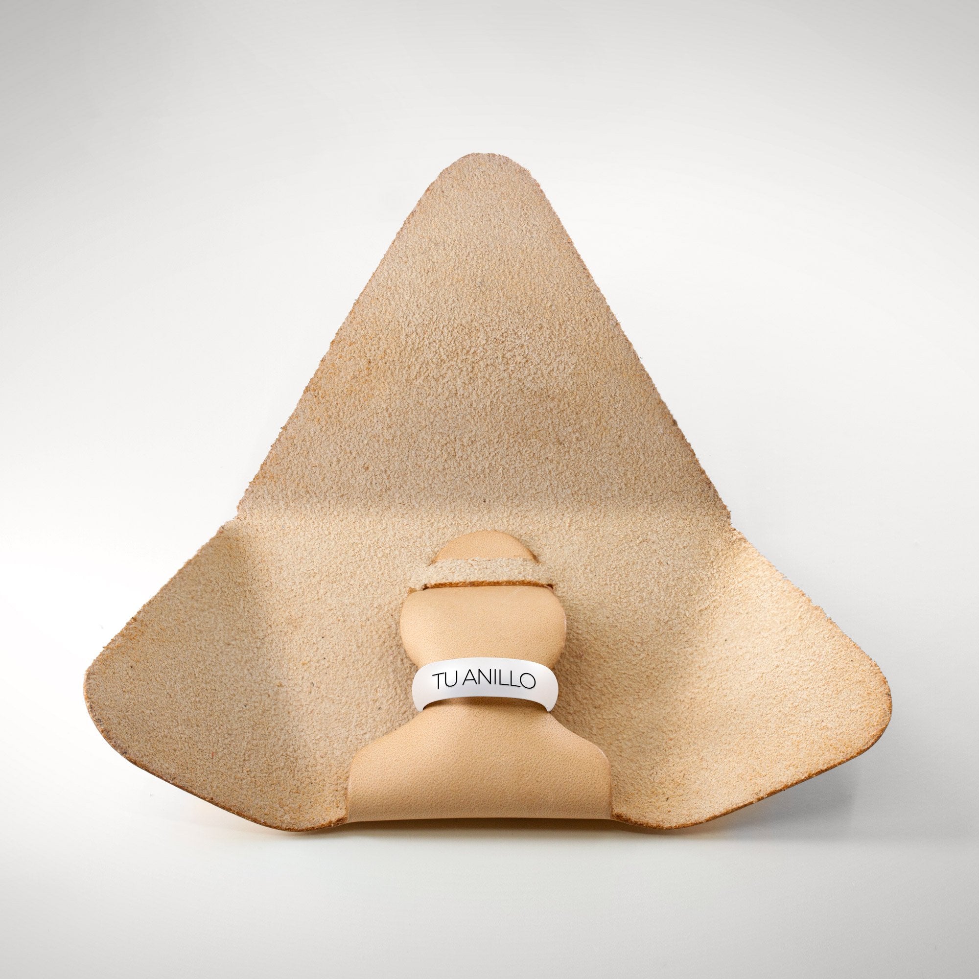 Anillo zirconio cóncavo con cristales