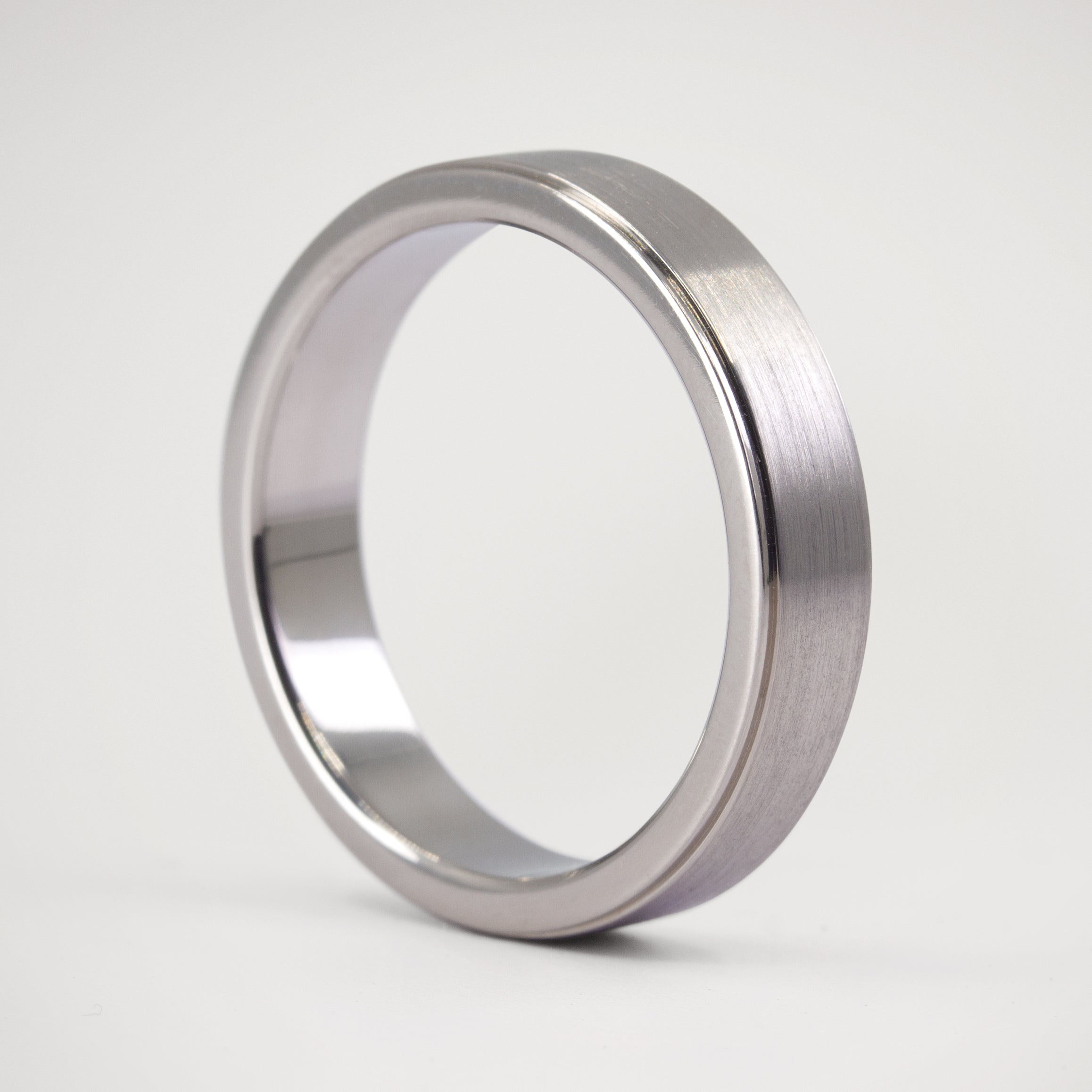 Anillo titanio cepillado