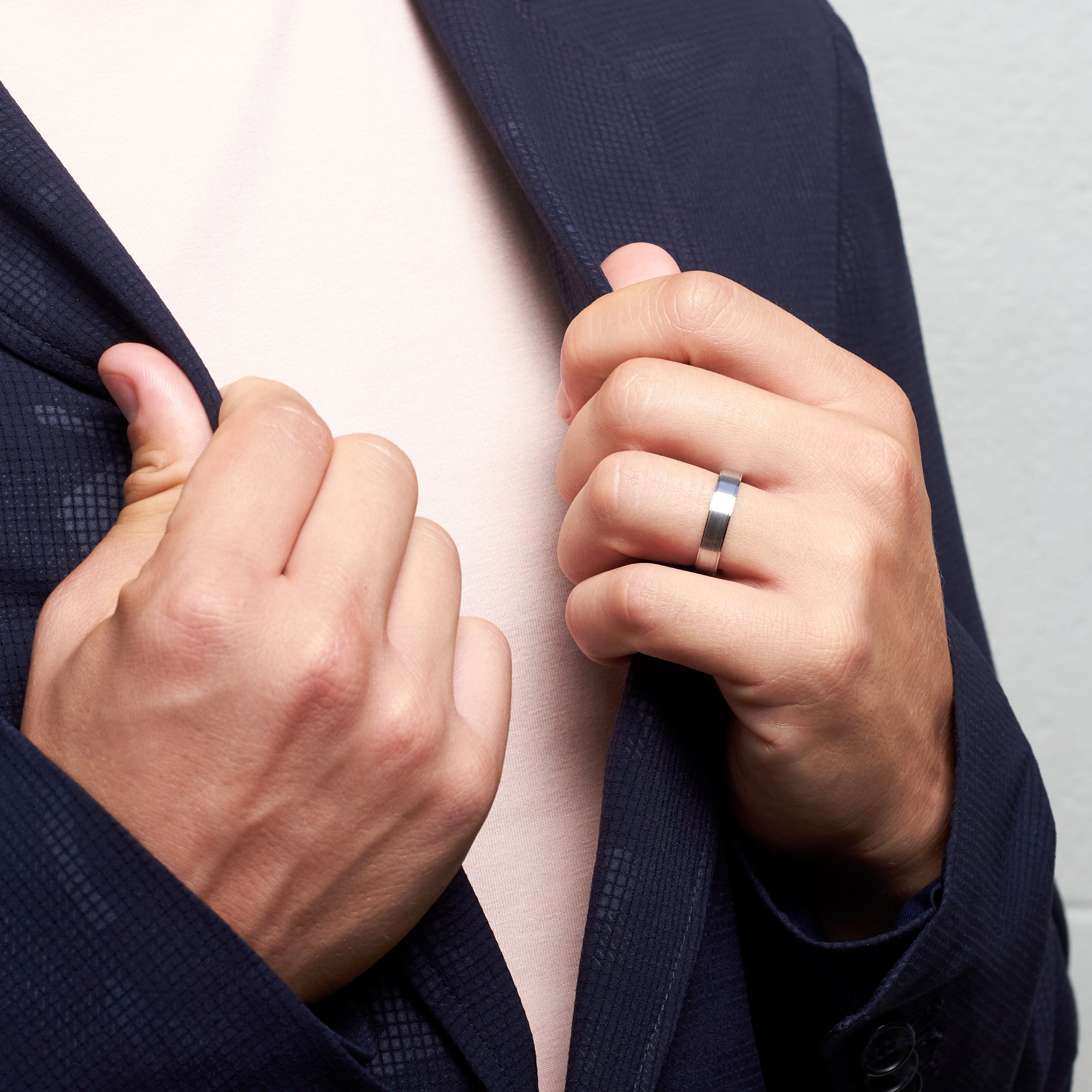 Anillo titanio cepillado