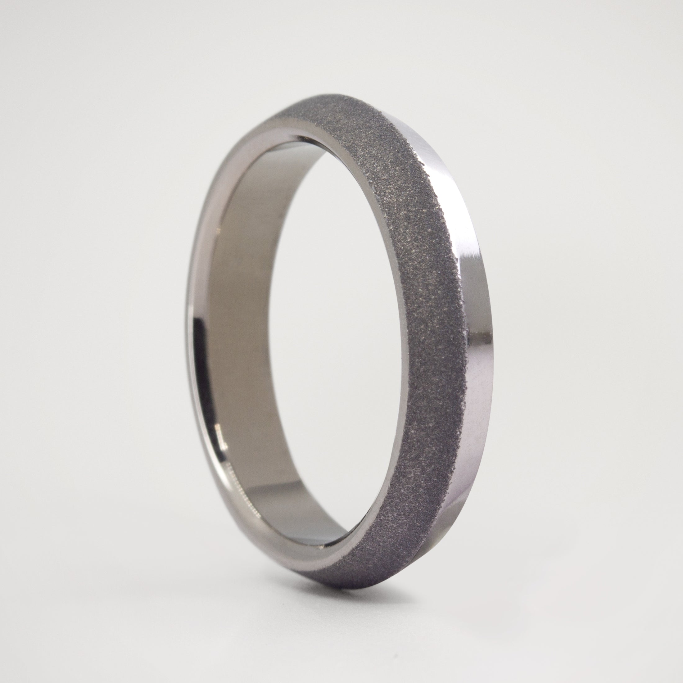 Anillo platillo de titanio