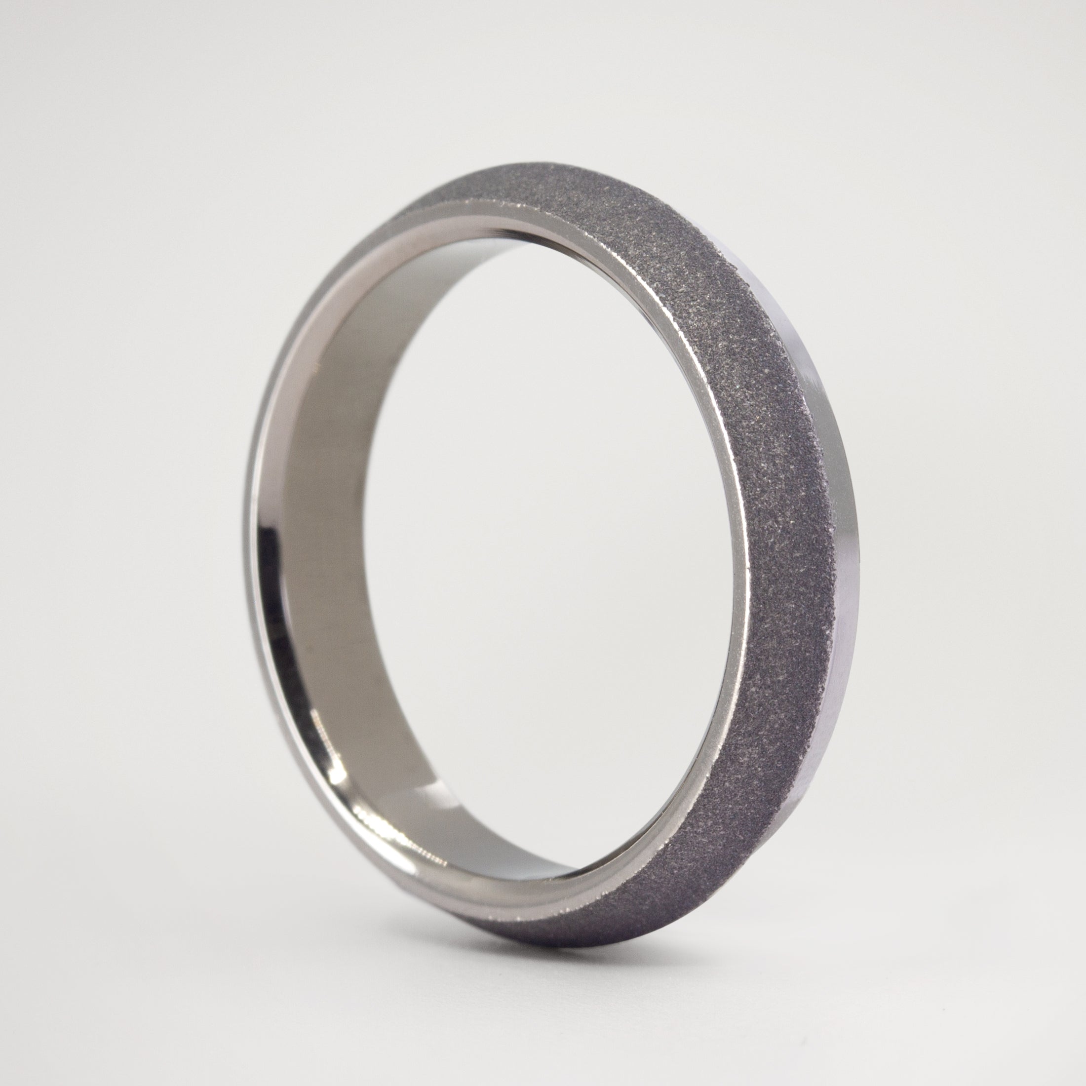 Anillo platillo de titanio