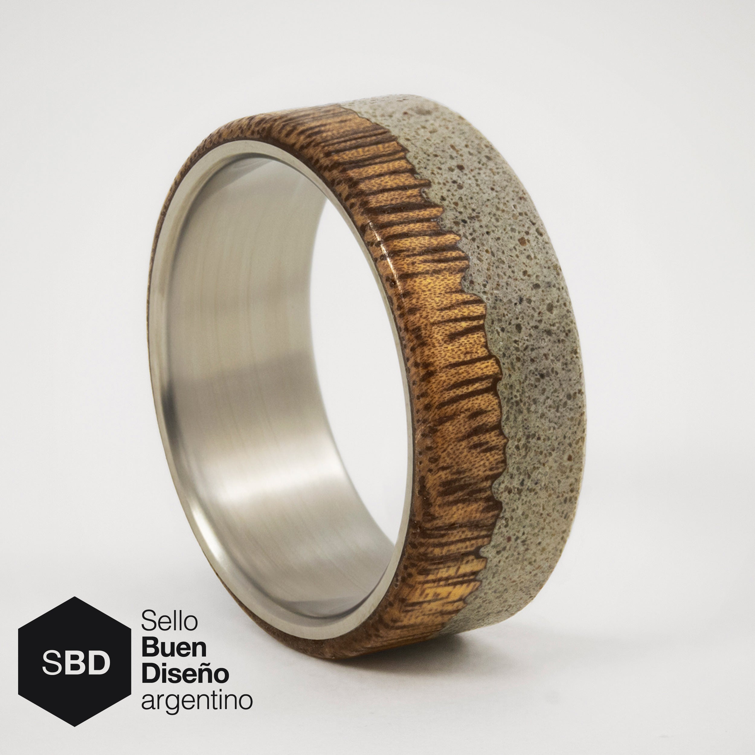 Anillo rústico madera, concreto y titanio