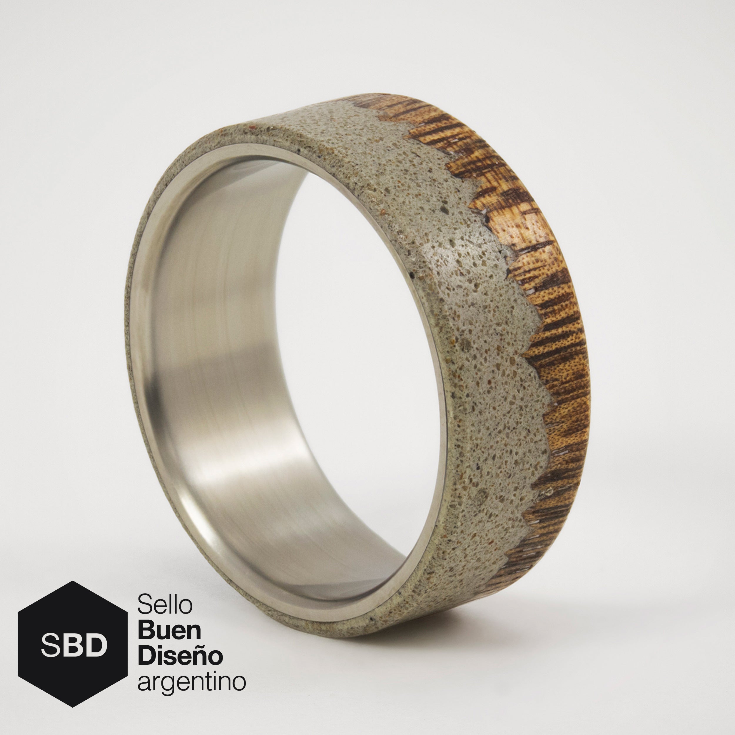Anillo rústico madera, concreto y titanio
