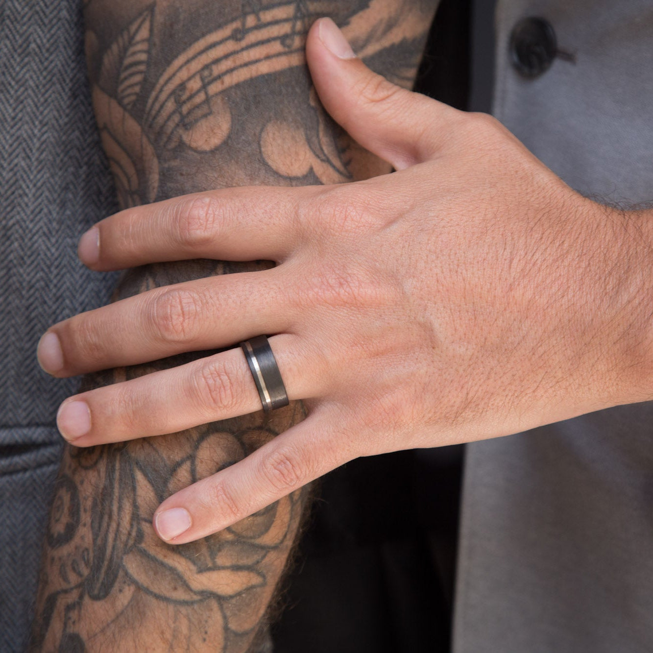 Set alianzas bajorrelieve carbon y titanio