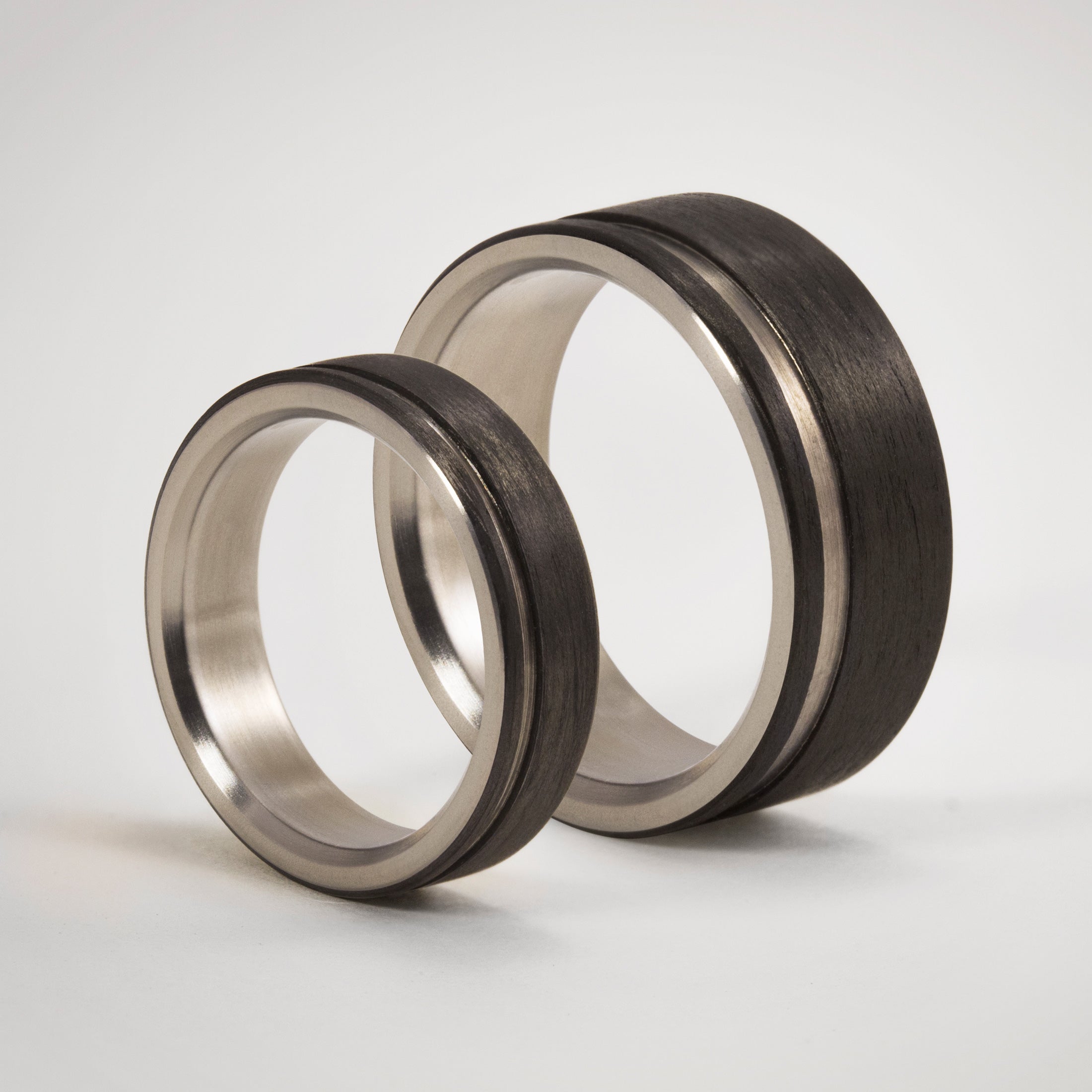 Set alianzas bajorrelieve carbon y titanio