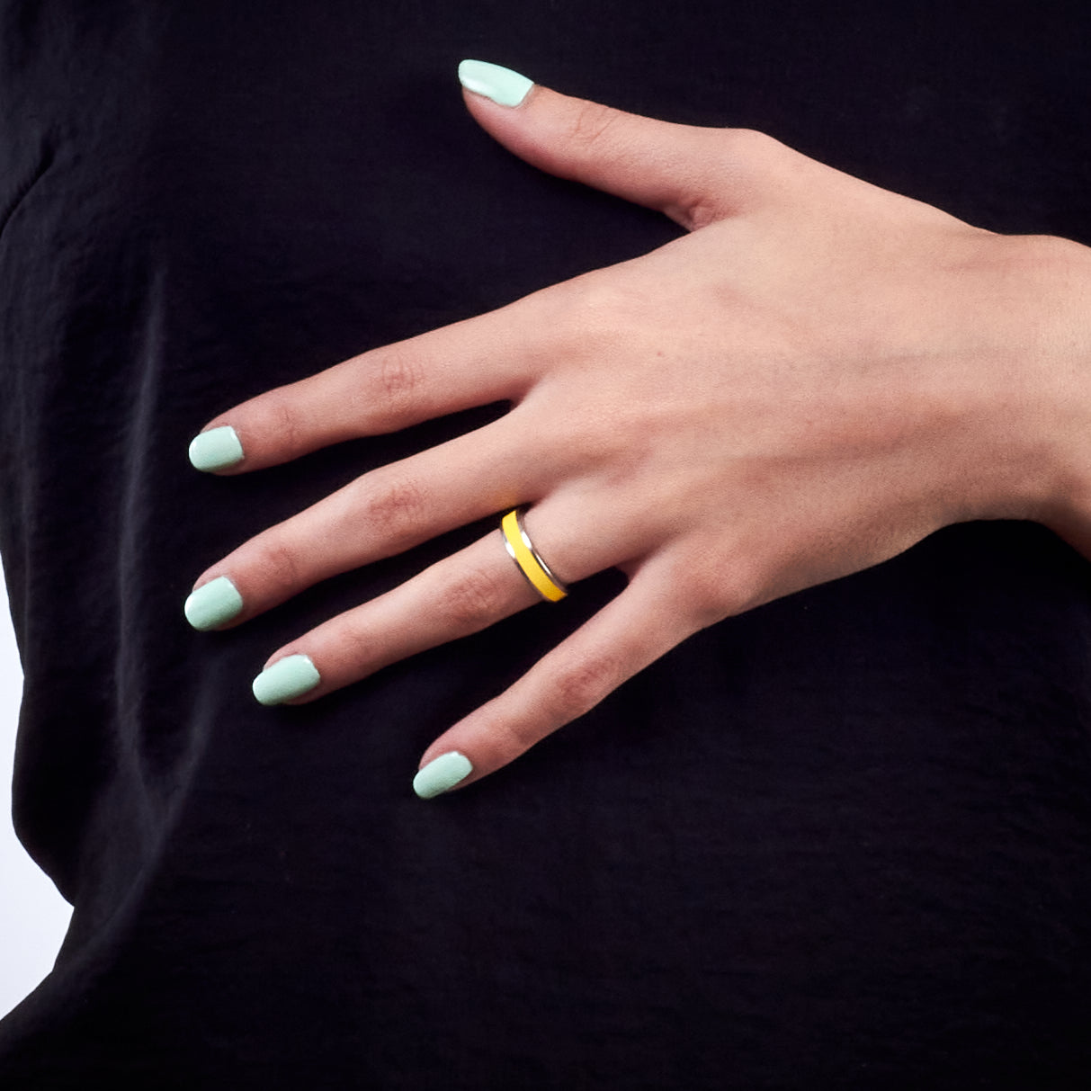 Anillo parallels amarillo