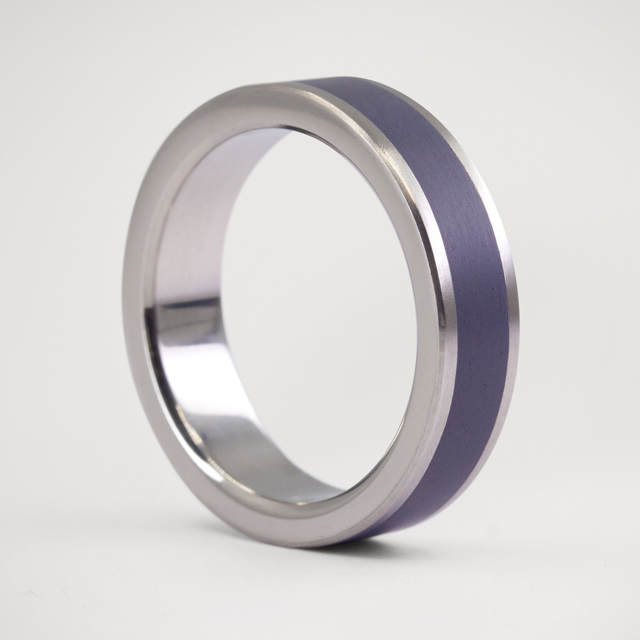 Anillo parallels violeta