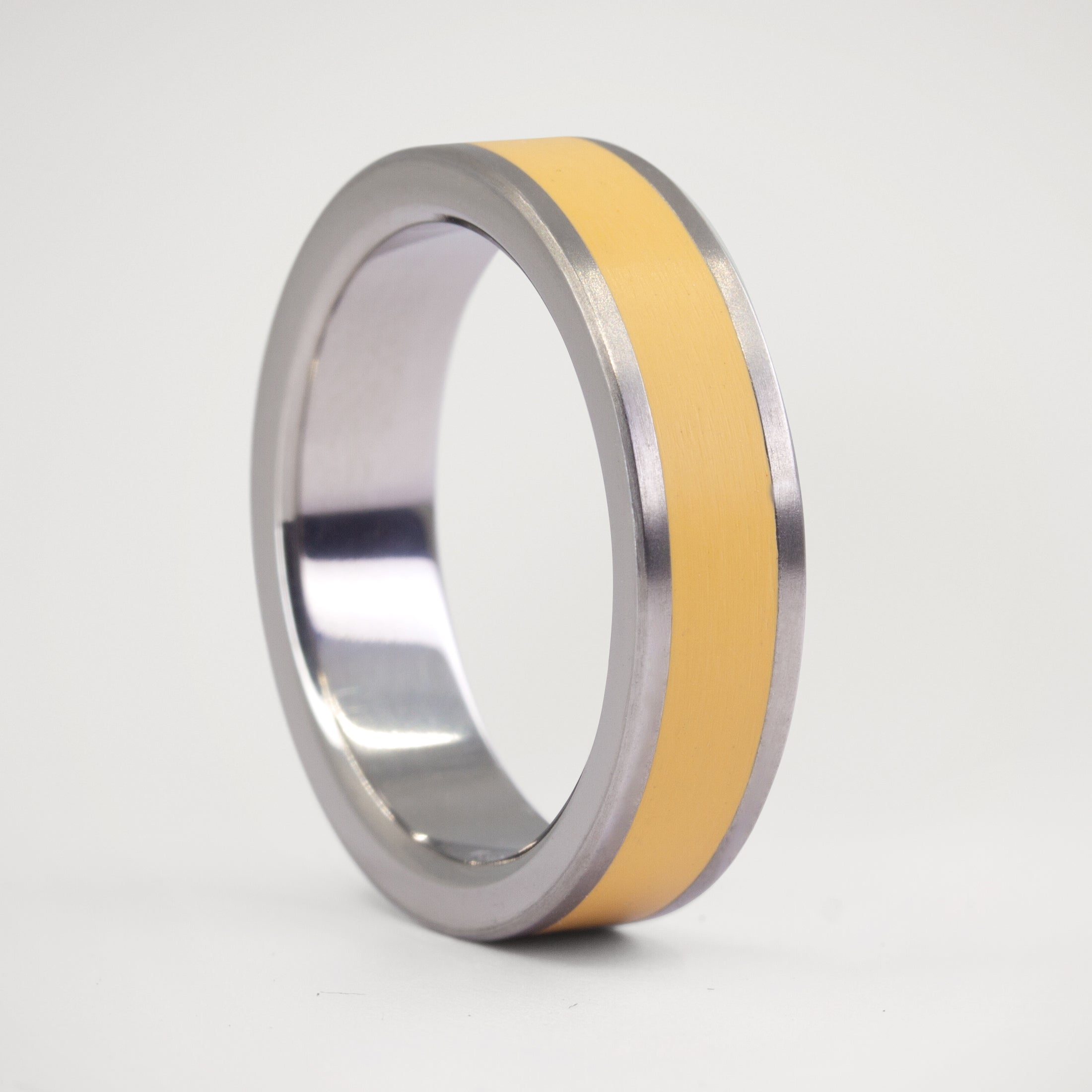 Anillo parallels amarillo