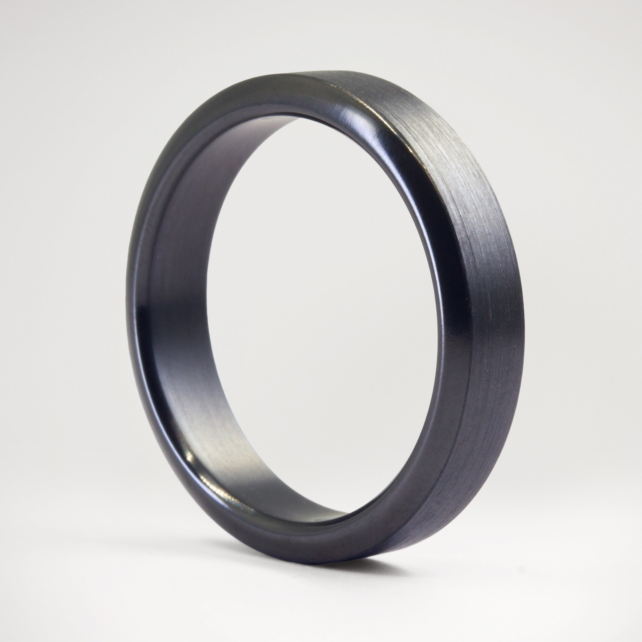 Anillo zirconio cepillado
