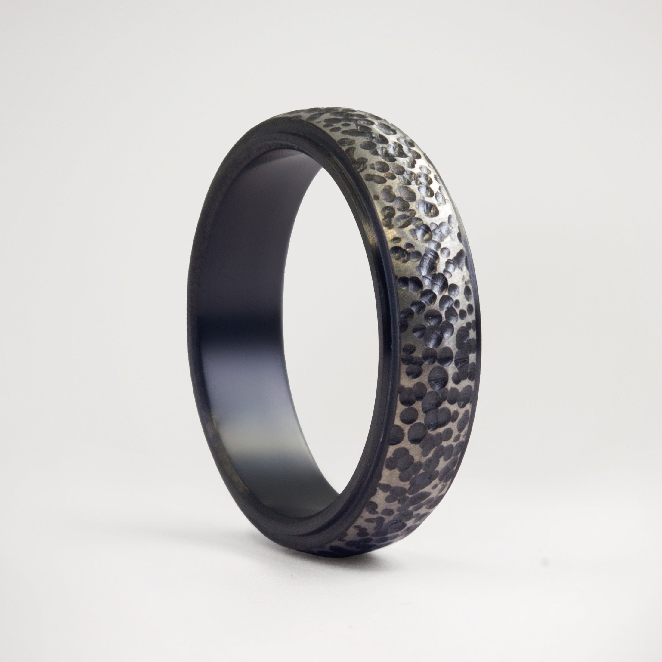 Anillo lunar zirconio negro