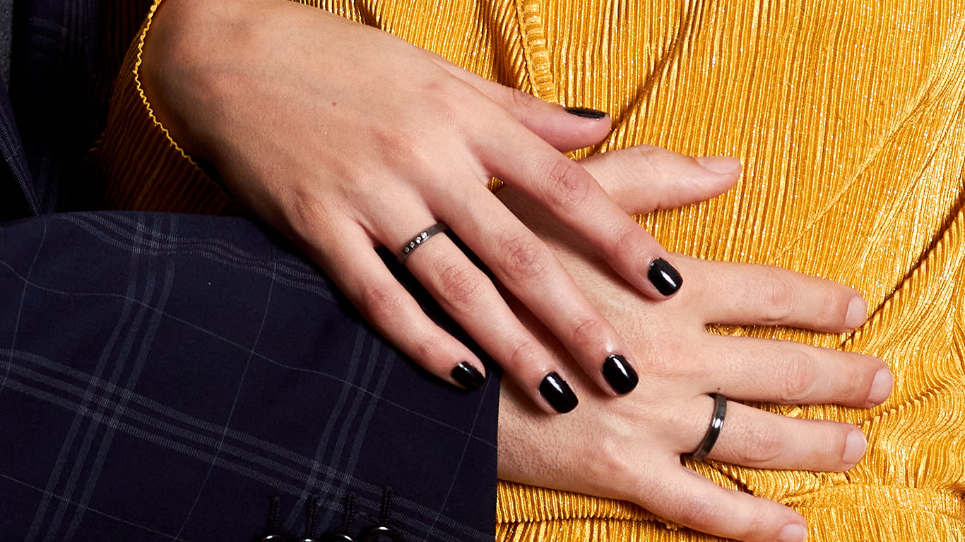 Anillos de compromiso alternativos: elegí un símbolo que hable por vos.