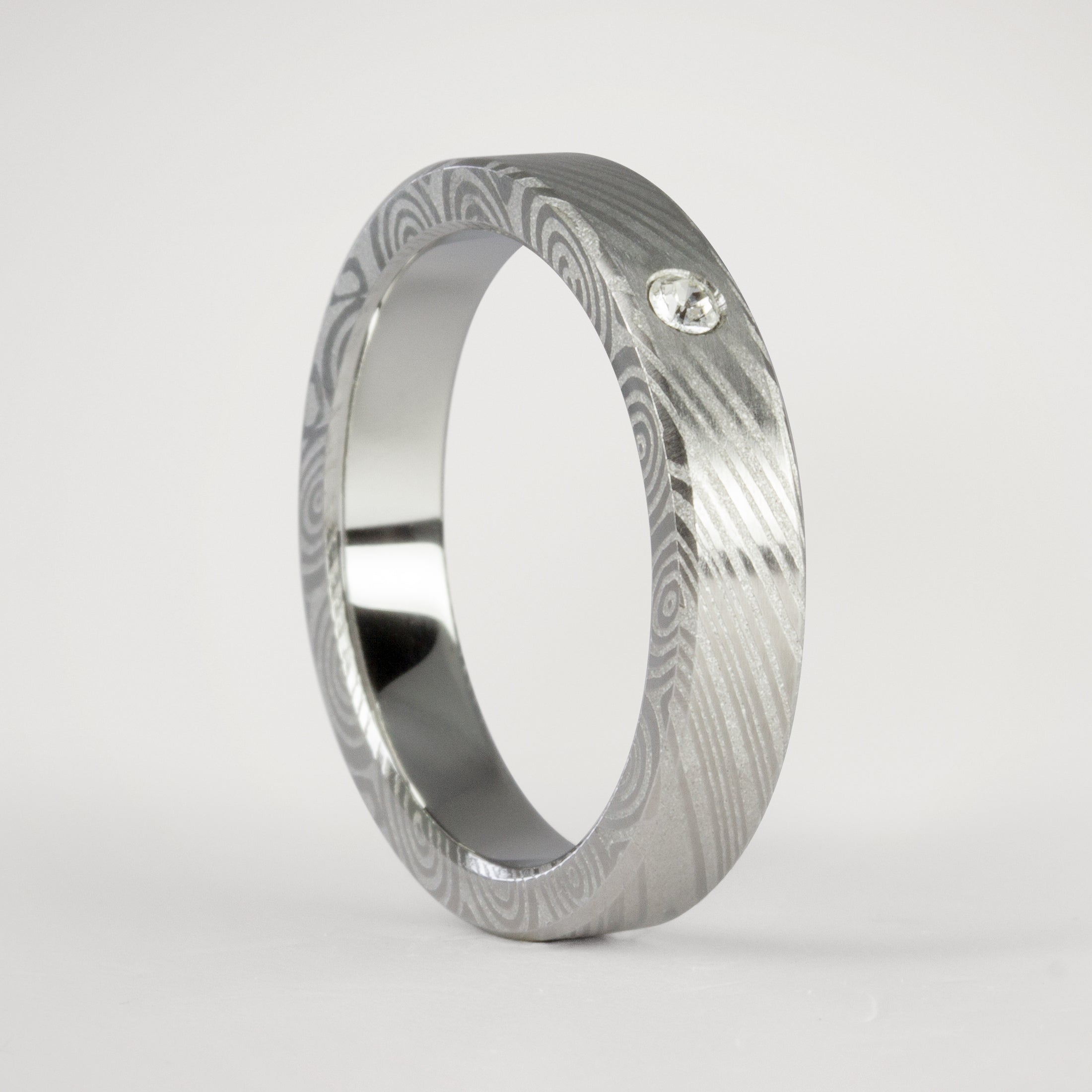 Anillo acero damasco HK pulido cinta con cristal