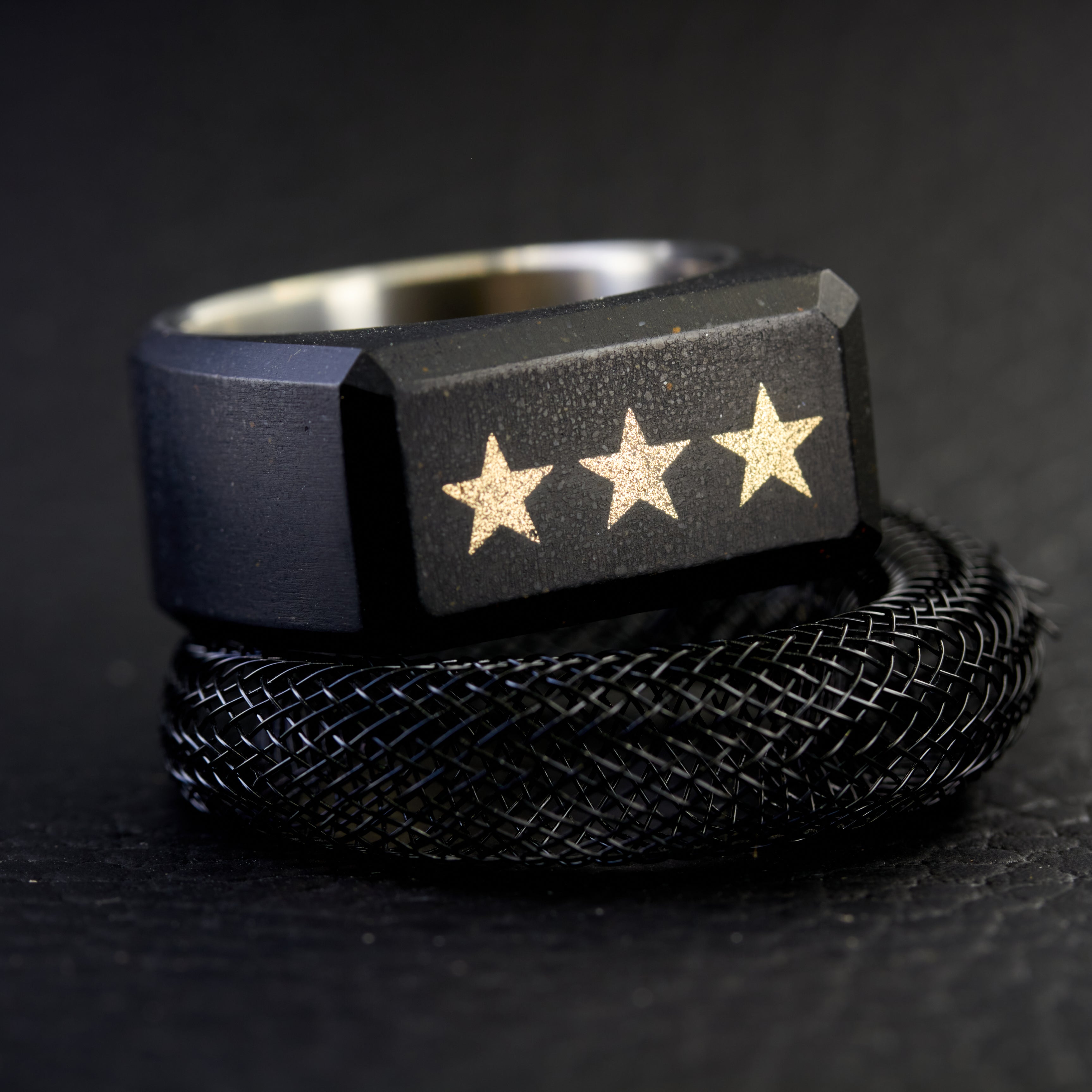 Anillo Negro 3 Estrellas