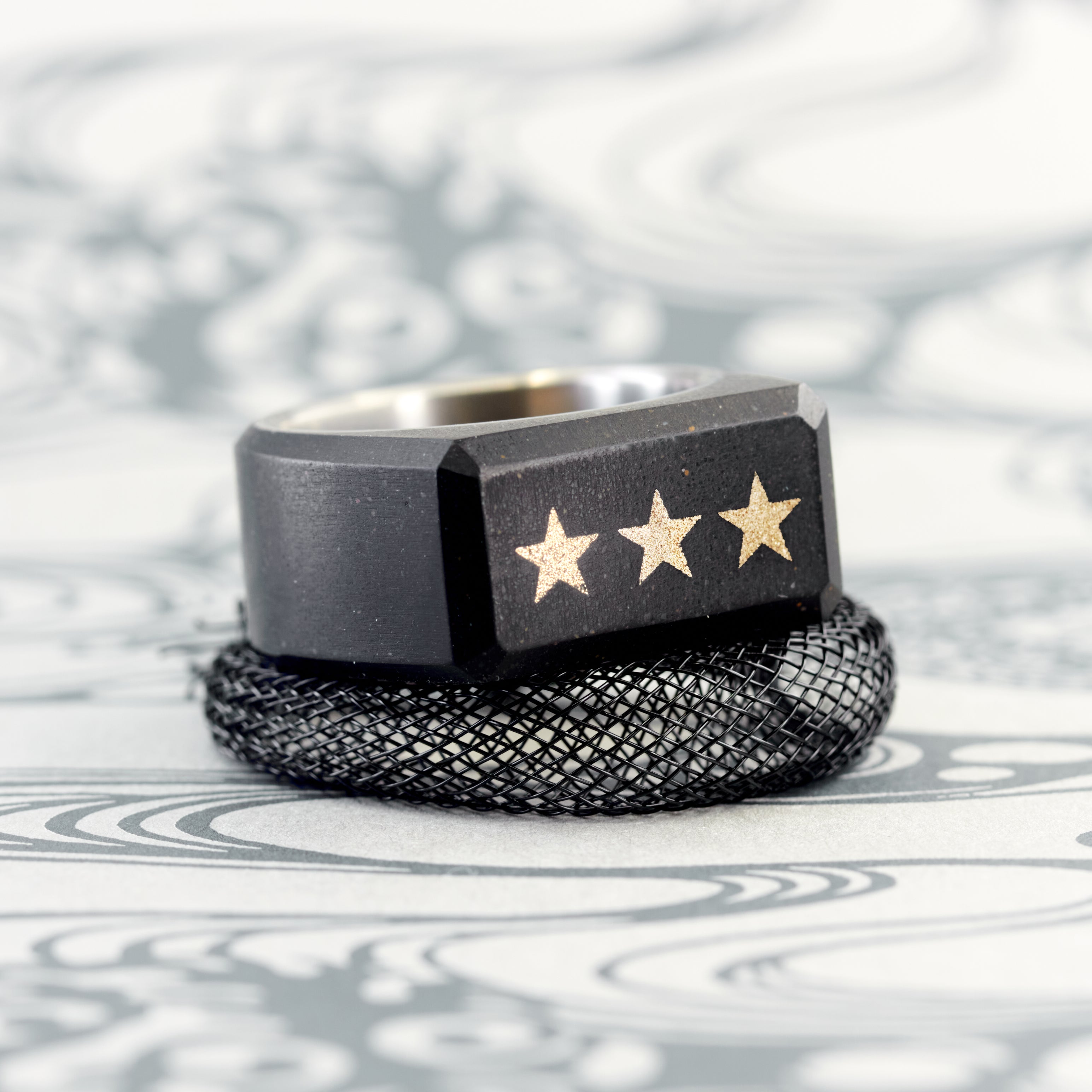 Anillo Negro 3 Estrellas