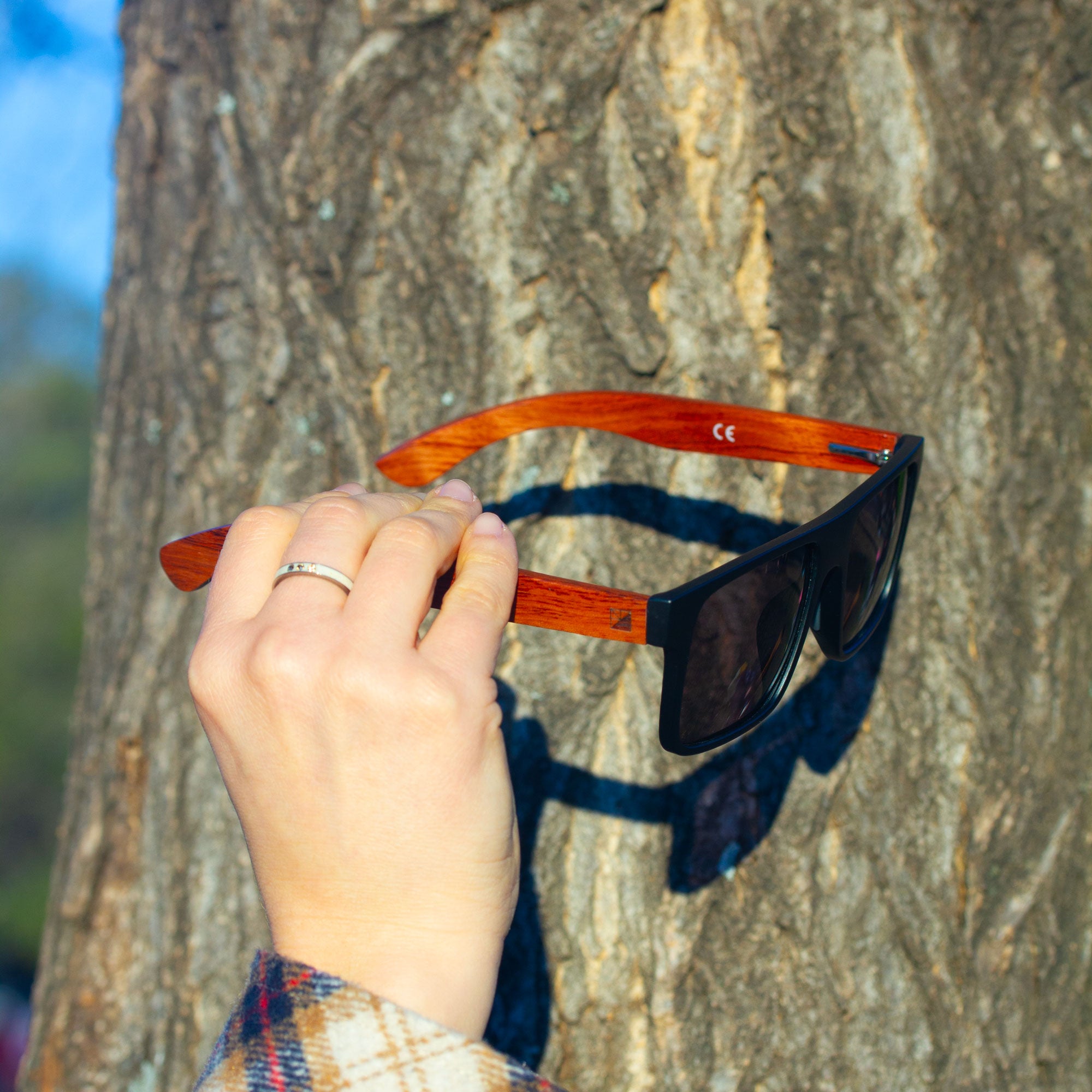 LENTES DE SOL DE MADERA