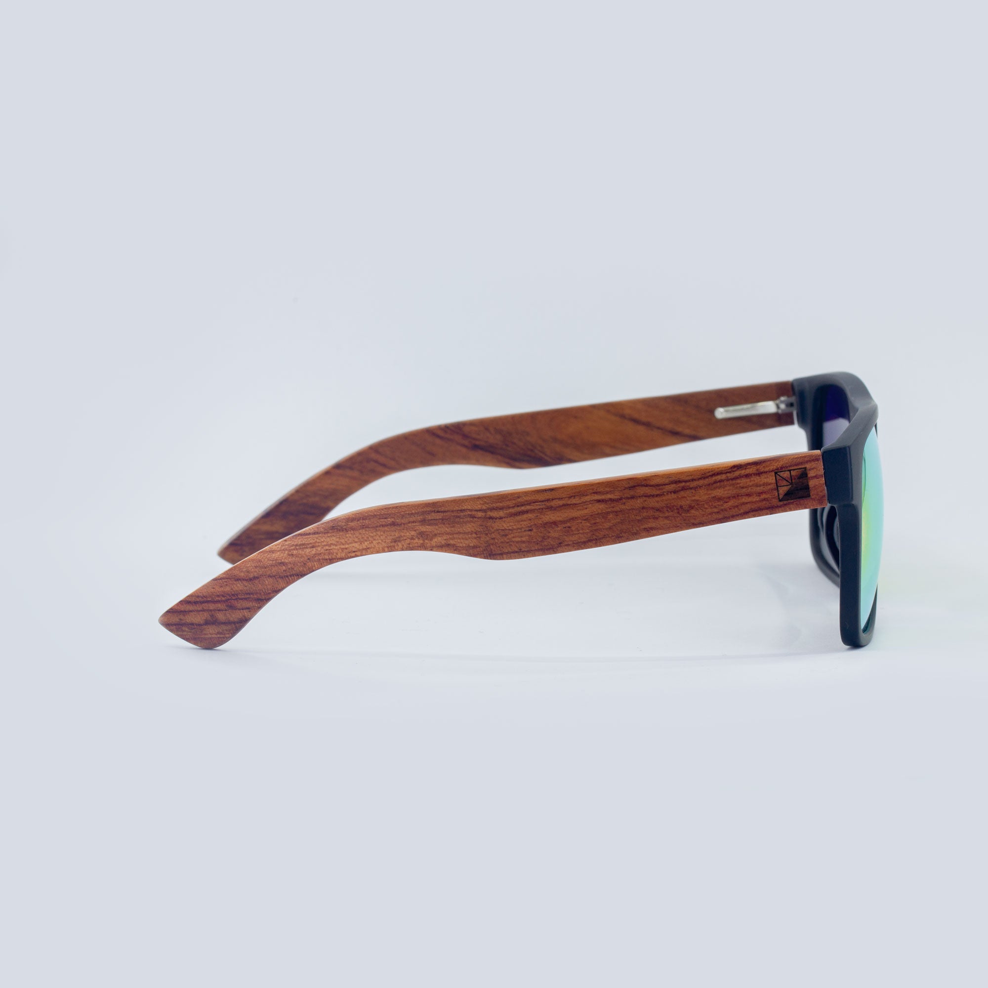 LENTES DE SOL ESPEJADOS DE MADERA
