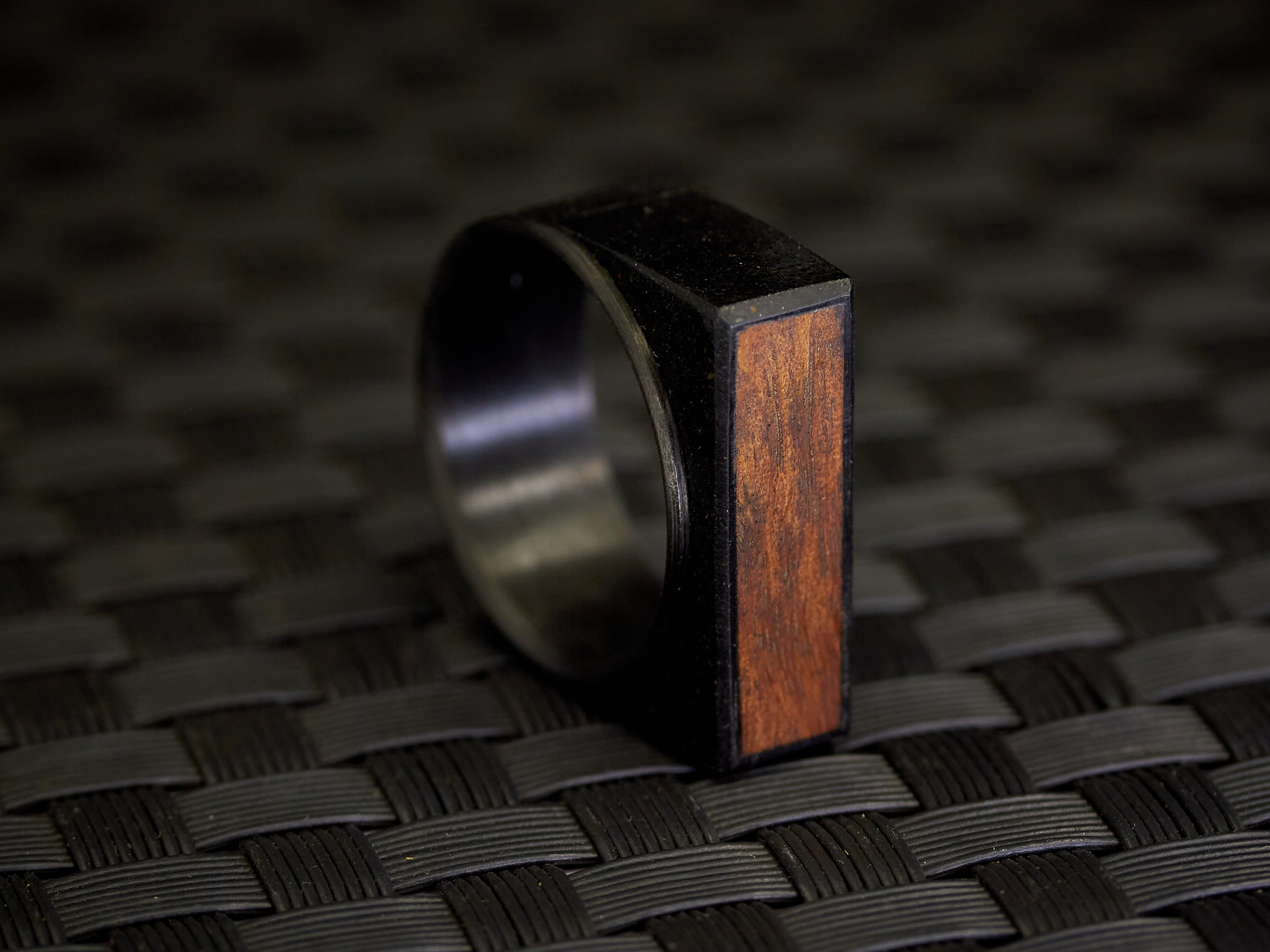 ANILLO MIES EUCALIPTO CARBONO