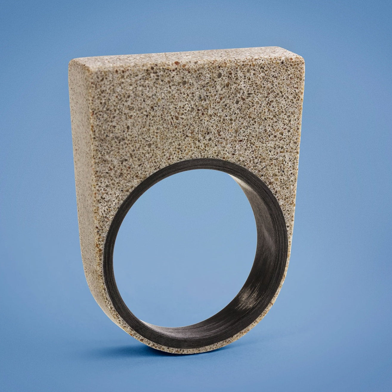Anillo concreto gris y fibra de carbono QUO