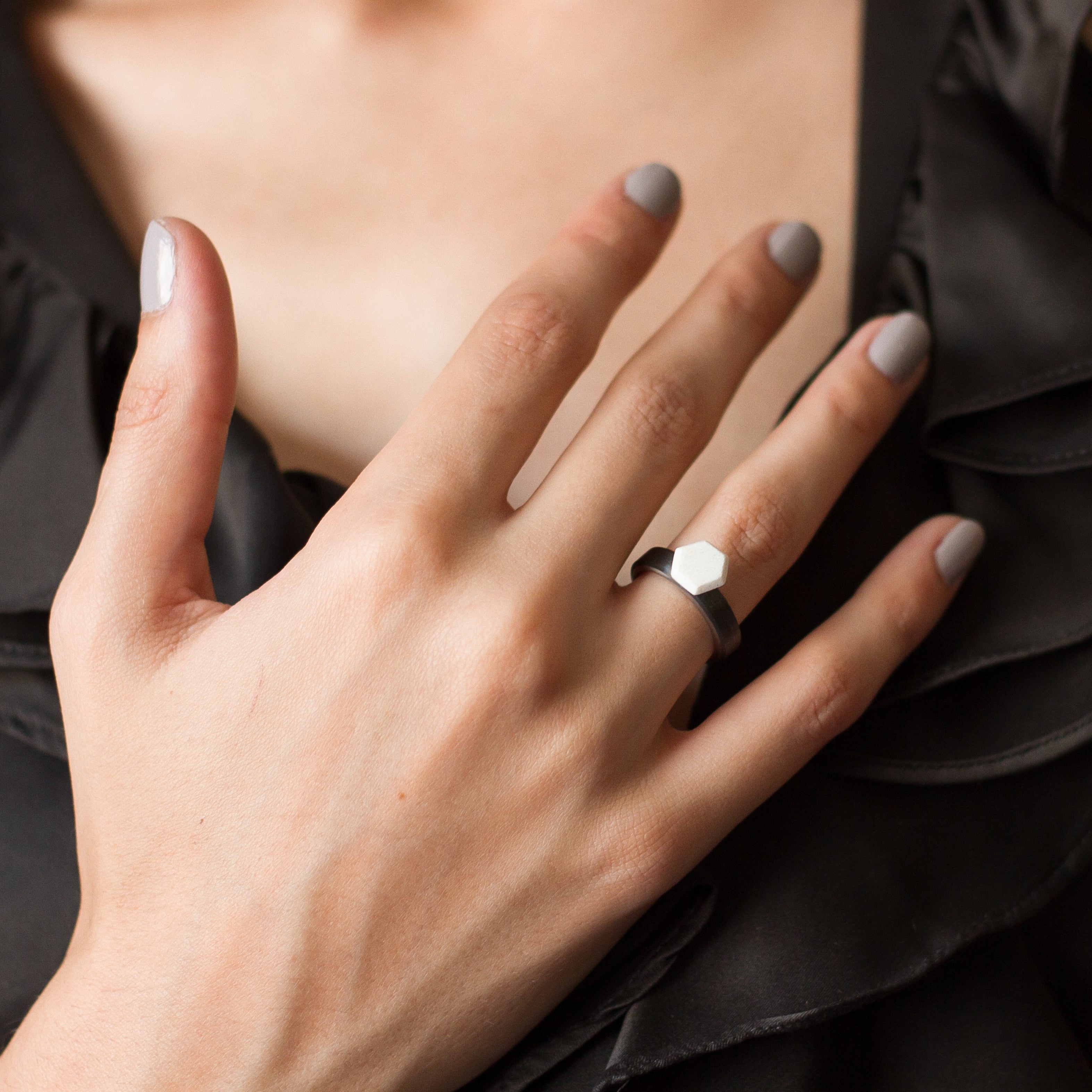 Anillo Diamante de carrara y fibra de carbono