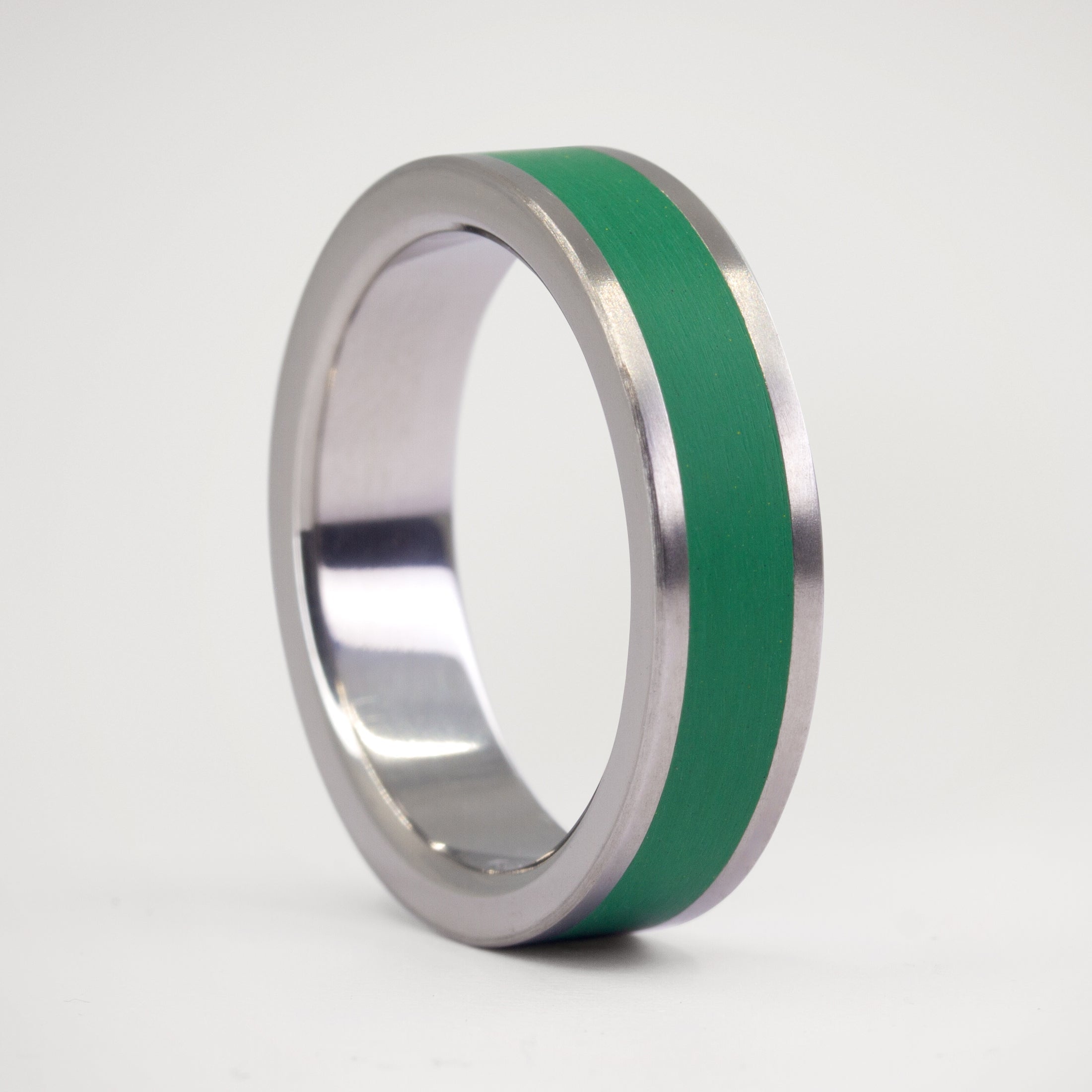 Anillo parallels verde